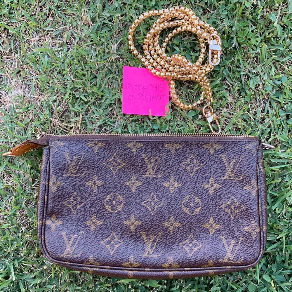 Louis Vuitton Pochette w/ Generic Chain
